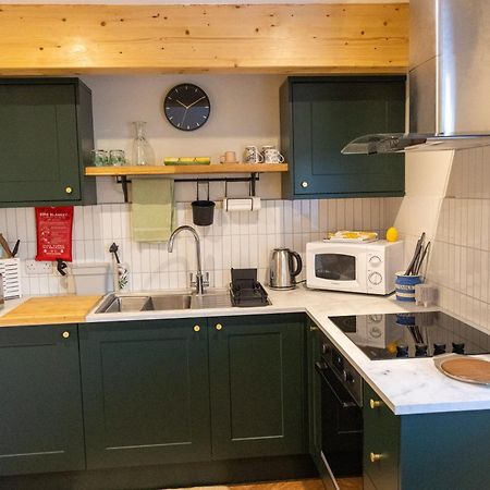 Amarelo Apartment, Central Charlbury, 1 Super King Bed 外观 照片