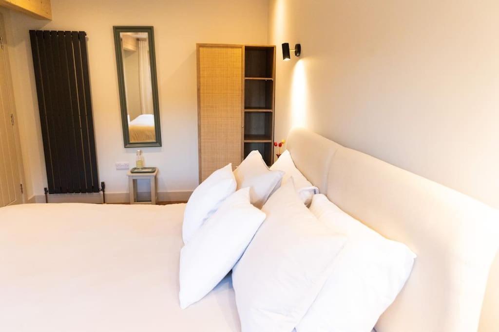 Amarelo Apartment, Central Charlbury, 1 Super King Bed 外观 照片