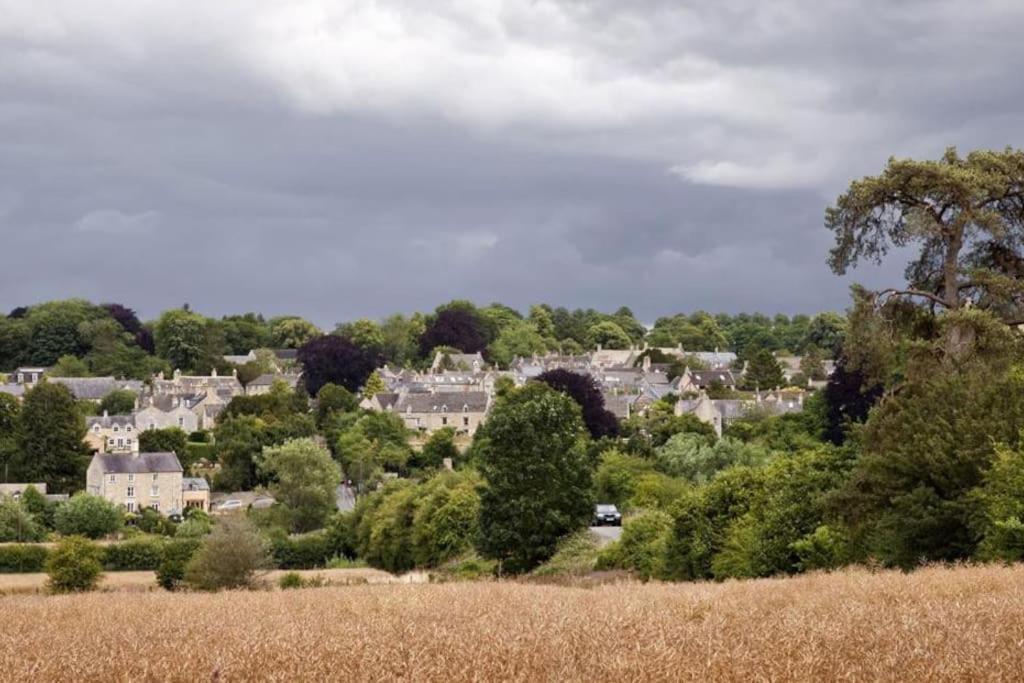 Amarelo Apartment, Central Charlbury, 1 Super King Bed 外观 照片