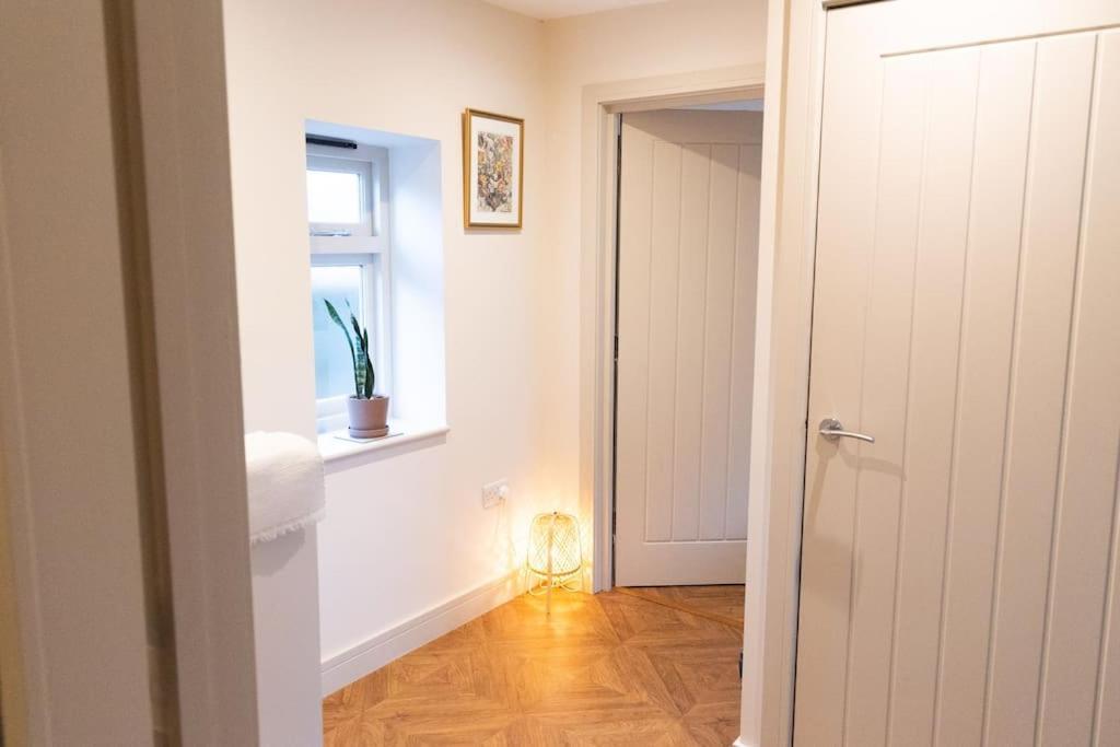 Amarelo Apartment, Central Charlbury, 1 Super King Bed 外观 照片