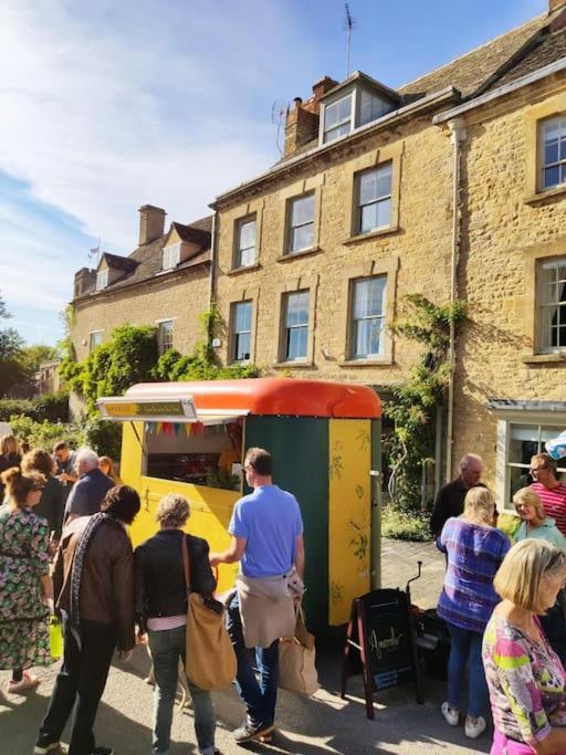 Amarelo Apartment, Central Charlbury, 1 Super King Bed 外观 照片