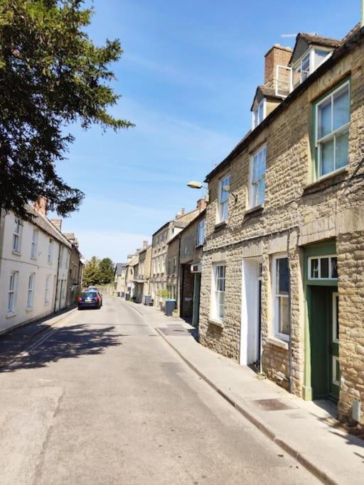 Amarelo Apartment, Central Charlbury, 1 Super King Bed 外观 照片